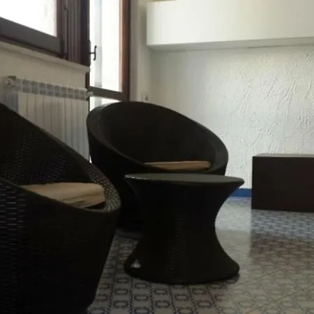 Casa Al Mare Con Ampio Giardino Vasto
